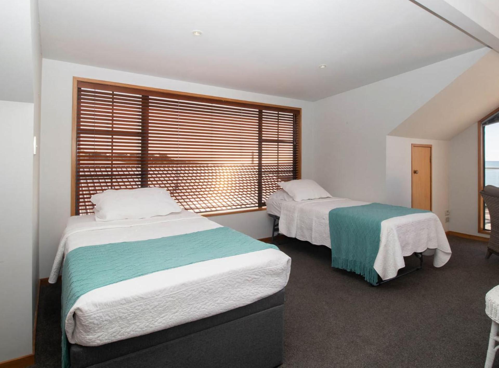 Villa Beachfront Bliss On Wanaka Terrace Support Local New Plymouth Exterior foto