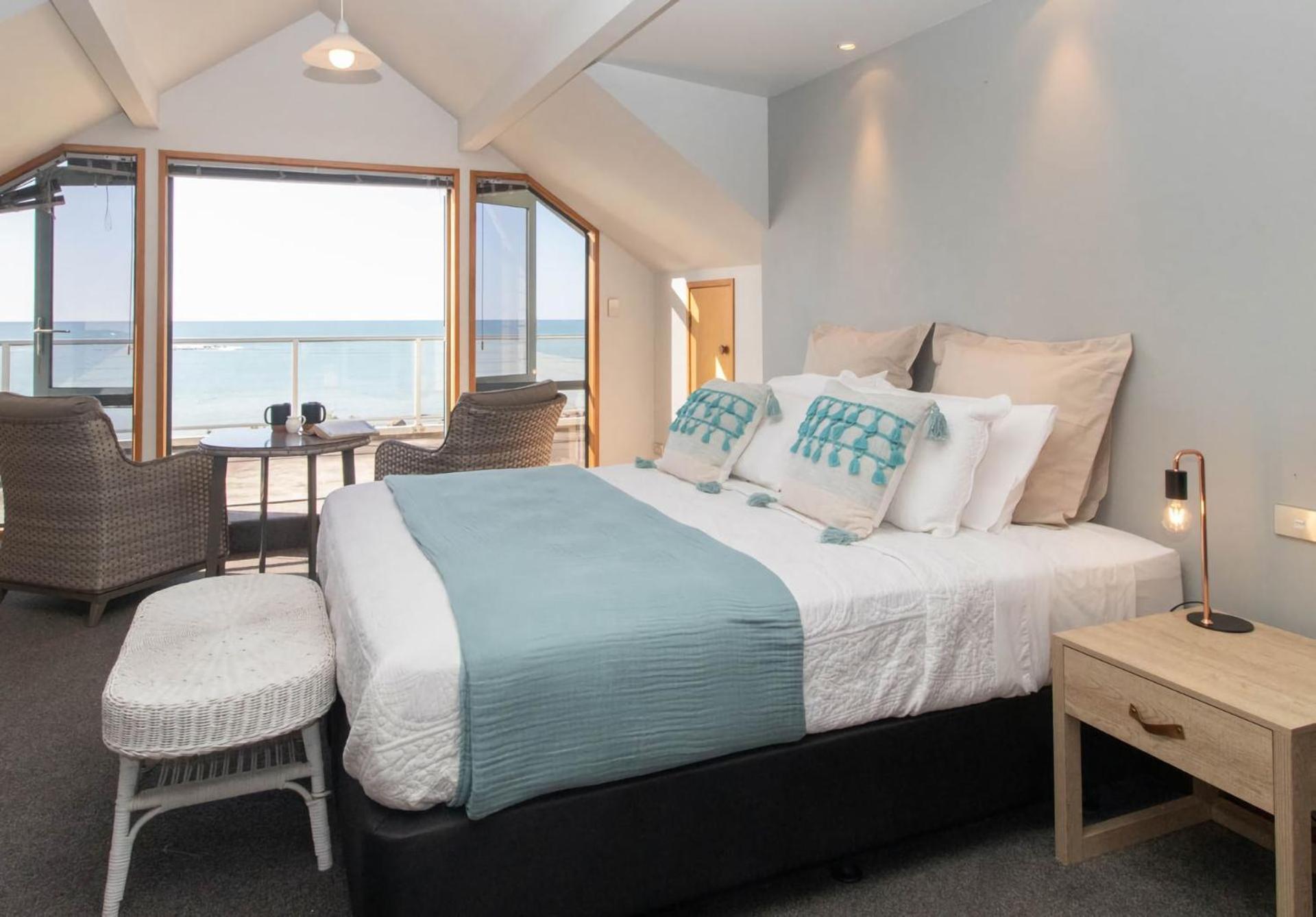 Villa Beachfront Bliss On Wanaka Terrace Support Local New Plymouth Exterior foto