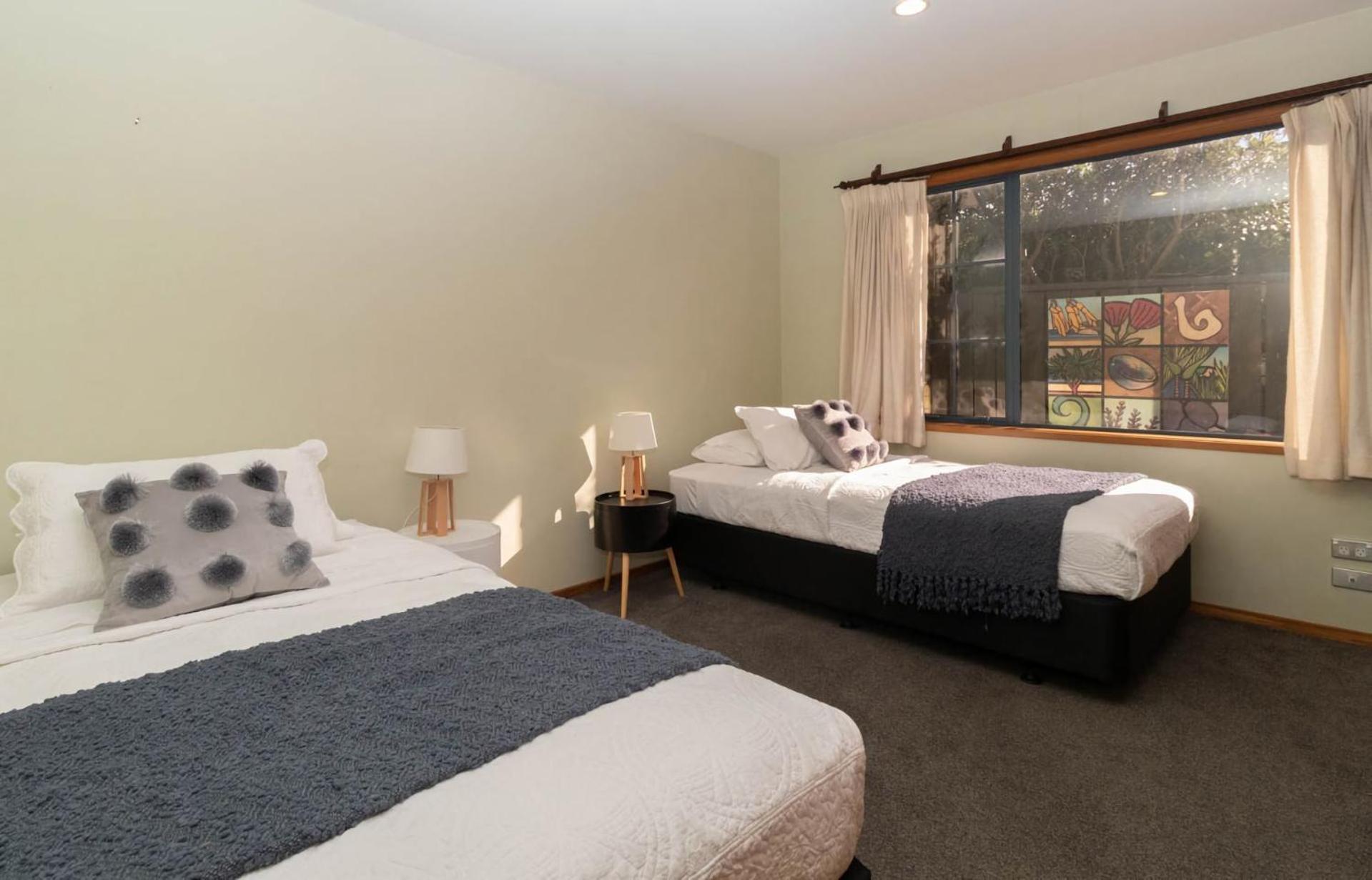 Villa Beachfront Bliss On Wanaka Terrace Support Local New Plymouth Exterior foto