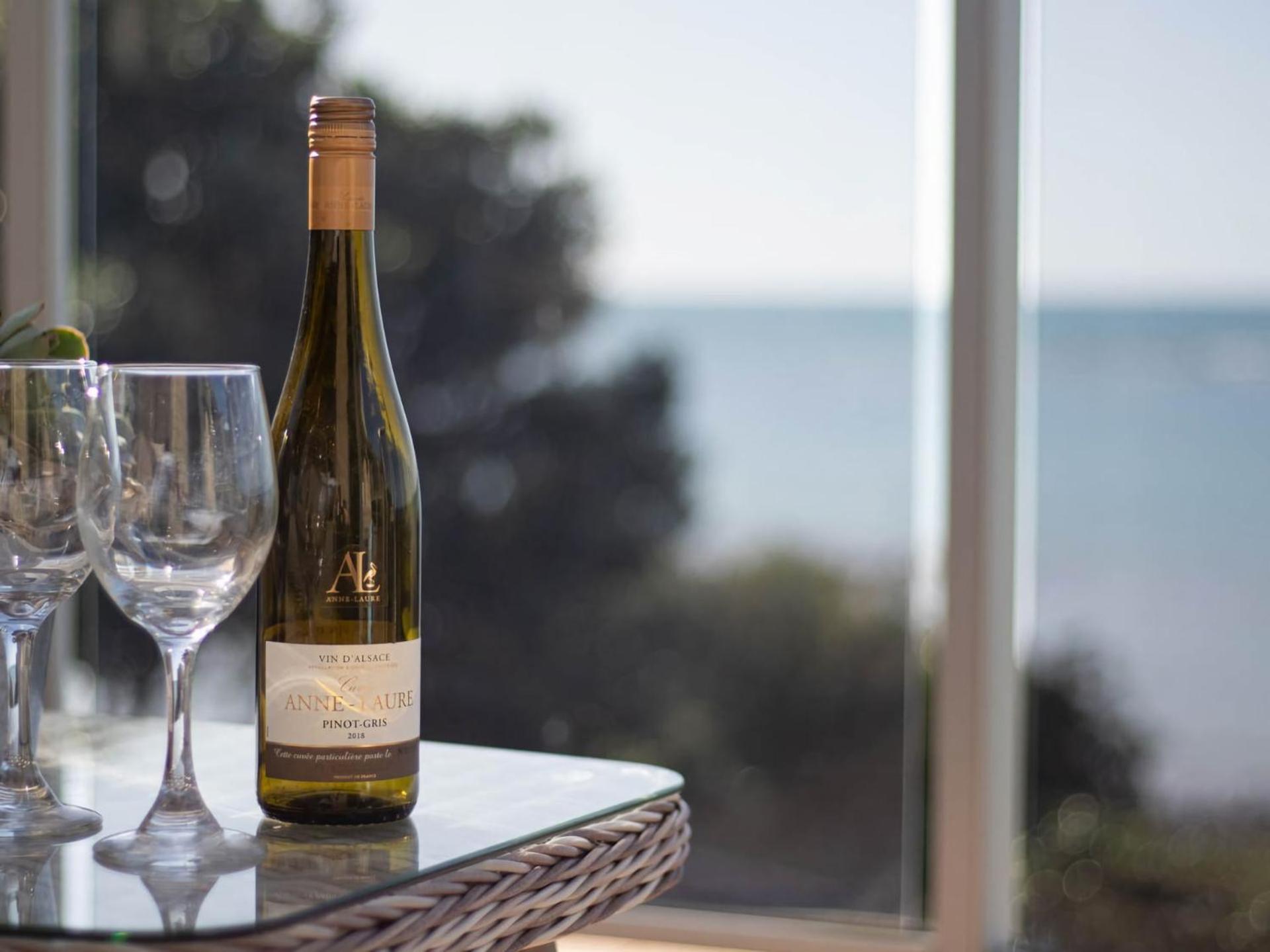 Villa Beachfront Bliss On Wanaka Terrace Support Local New Plymouth Exterior foto
